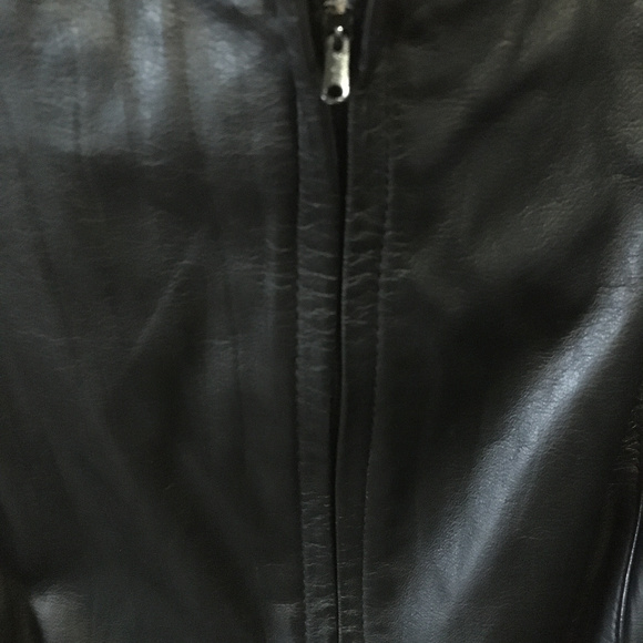 Vintage black leather skirt - Picture 4 of 6
